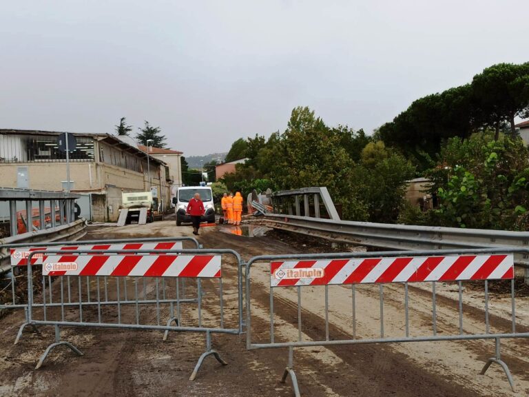Video/Maltempo in Irpinia, chiusa una strada ad Atripalda