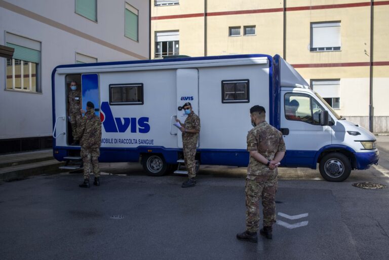 FOTO / Avellino: carenza di sangue al “Moscati”, il 232° reggimento della Berardi si mobilita