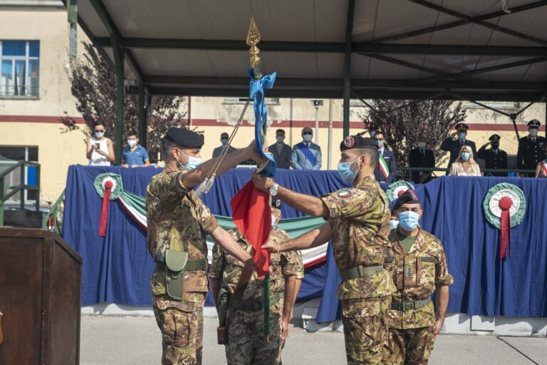 FOTO / Esercito: cambio al vertice del 232° Reggimento trasmissioni di Avellino