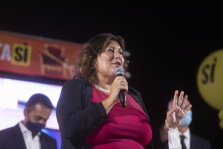 “Stai zitta, non parlare troppo”: proiettili e minacce in busta a Valeria Ciarambino