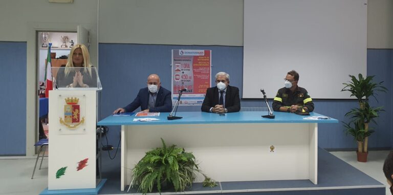 VIDEO-FOTO/ “Uniti nel donare sangue”: la solidarietà fa tappa ad Avellino con DonatoriNati, Questura e Vigili del Fuoco