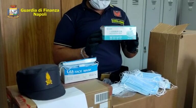 Video / Guardia di Finanza Napoli:  sequestrate 73.000 mascherine non a norma