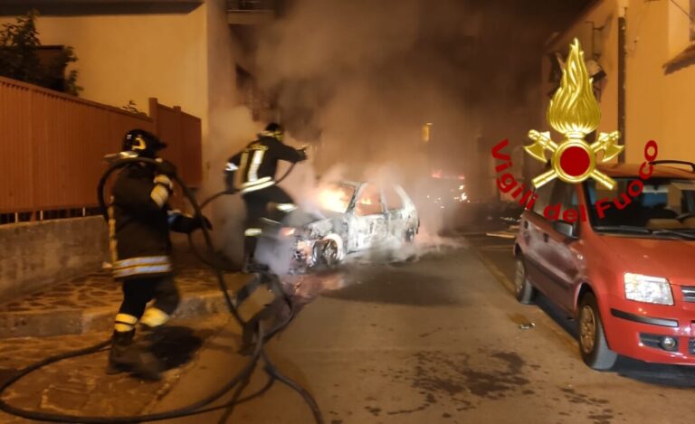 Baiano: in fiamme due autovetture