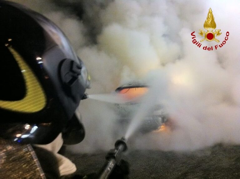 Auto in fiamme a Gesualdo: l’incendio è di natura dolosa