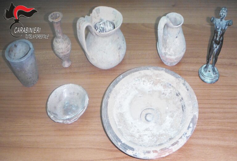 Lacedonia: in casa con anfore e piatti dell’epoca romana, 55enne nei guai