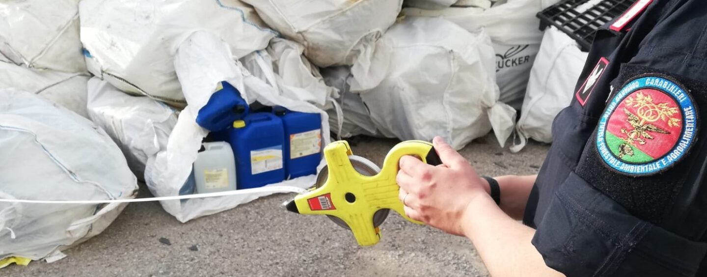 Solofra: denunciate 2 persone per illecito smaltimento di rifiuti e abusivismo edilizio