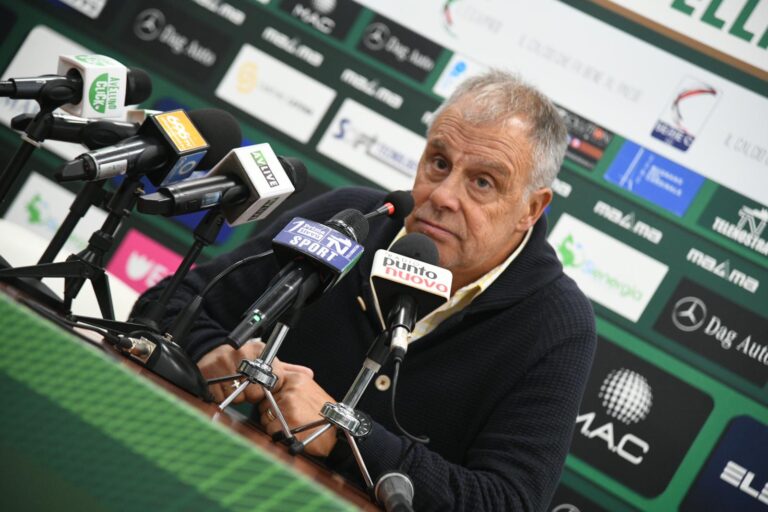 Braglia punta la Viterbese ma sbotta: “A noi rinviano le partite, gli altri giocano”