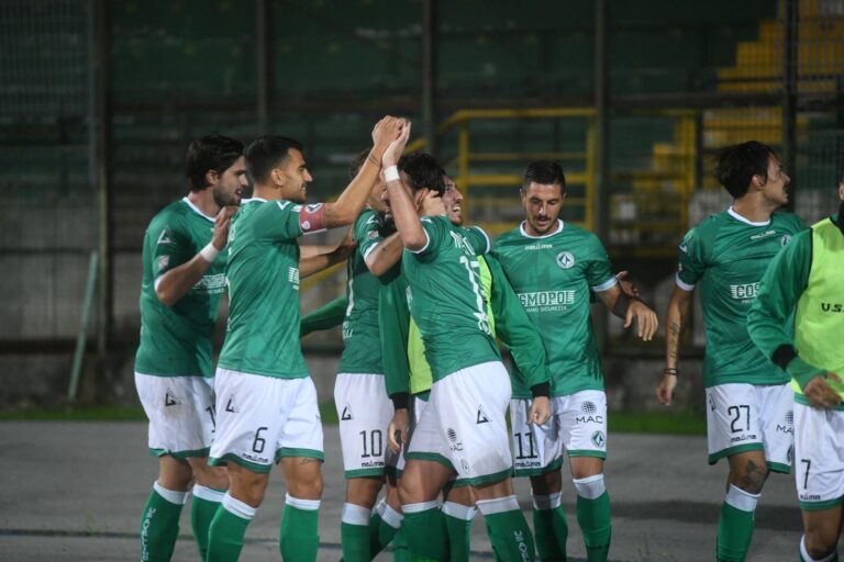 Finalmente Maniero, poi Adamo: l’Avellino ribalta la Casertana