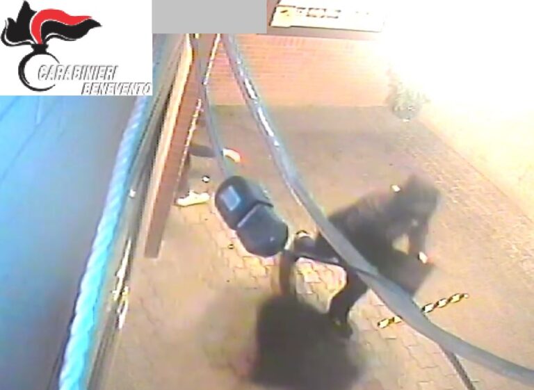 Benevento, furto al tabacchi: arrestati dai Carabinieri