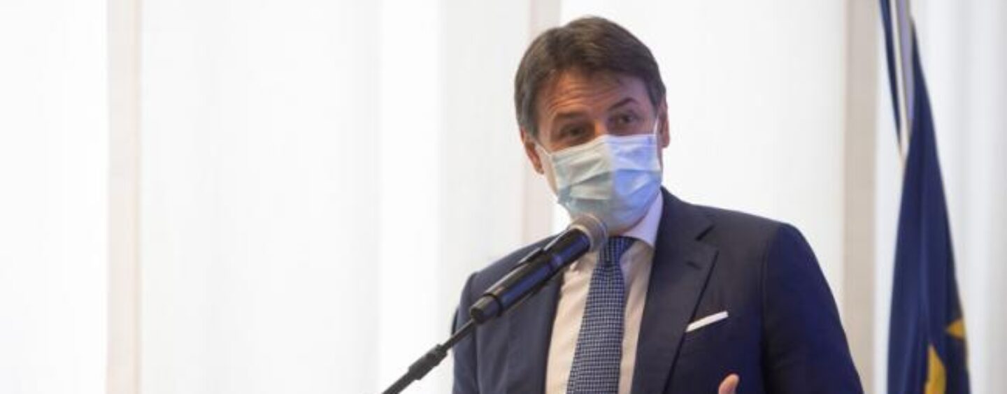 Conte: “La curva del contagio è preoccupante, c’era necessità di intervenire”. Covid, ecco il nuovo Dpcm