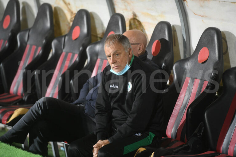 Avellino, Braglia categorico: “Avanti col 3-5-2, arriverà solo un difensore. Maniero out”