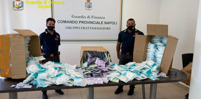 Tra Halloween e Covid, a Napoli maxi sequestro di maschere e mascherine cinesi