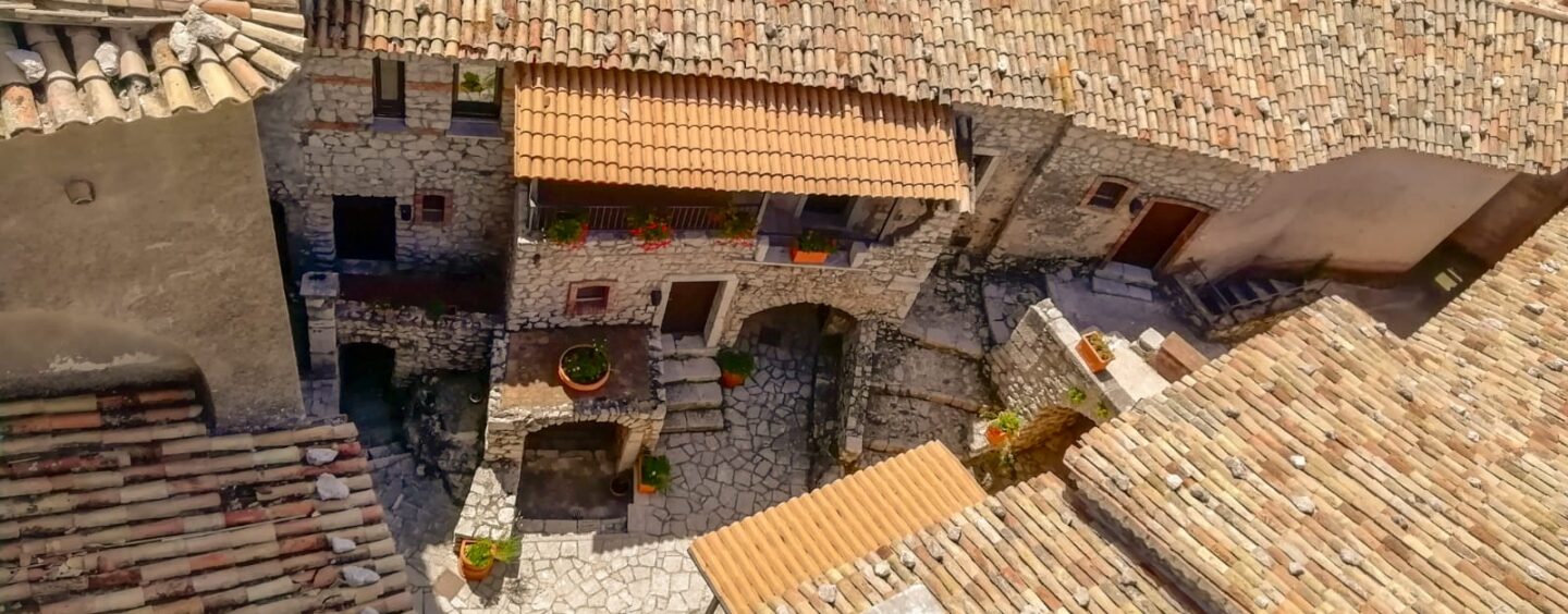 Giornate “Fai” d’autunno, in Irpinia visite all’acquedotto augusteo di Serino e al borgo di Castelvetere
