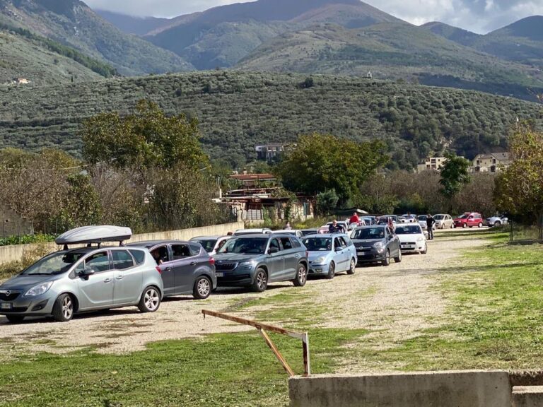 FOTO / Avella, partito lo screening in modalità drive-in. Programmati dall’Asl oltre 250 tamponi