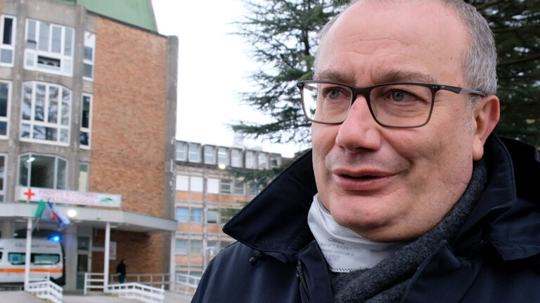 Covid, il direttore del Cotugno: “Restrizioni di De Luca fondamentali”