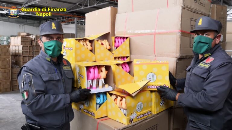 VIDEO/ Nola, maxi sequestro di articoli pericolosi per la salute