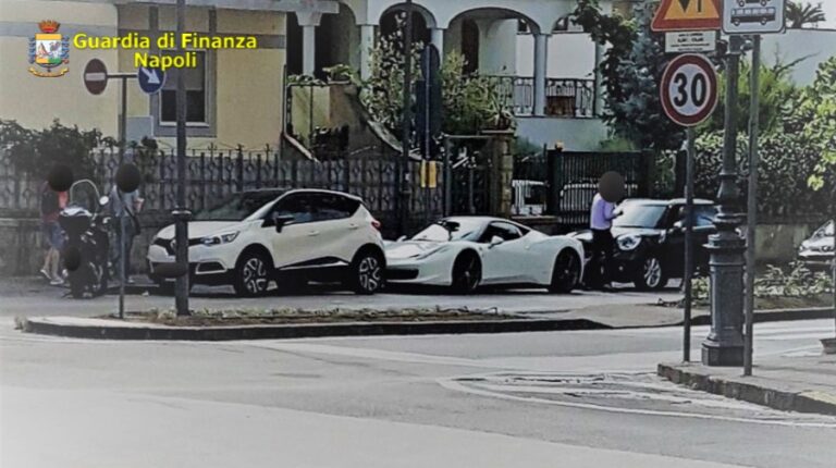 VIDEO/ Frodi assicurative: in quattro finiscono nei guai