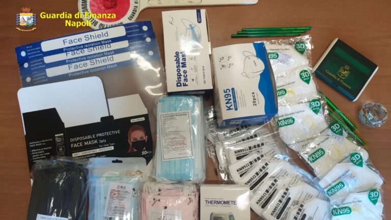 VIDEO / Napoli, controlli anti-Covid: sequestrati 139.000 dispositivi sanitari non a norma