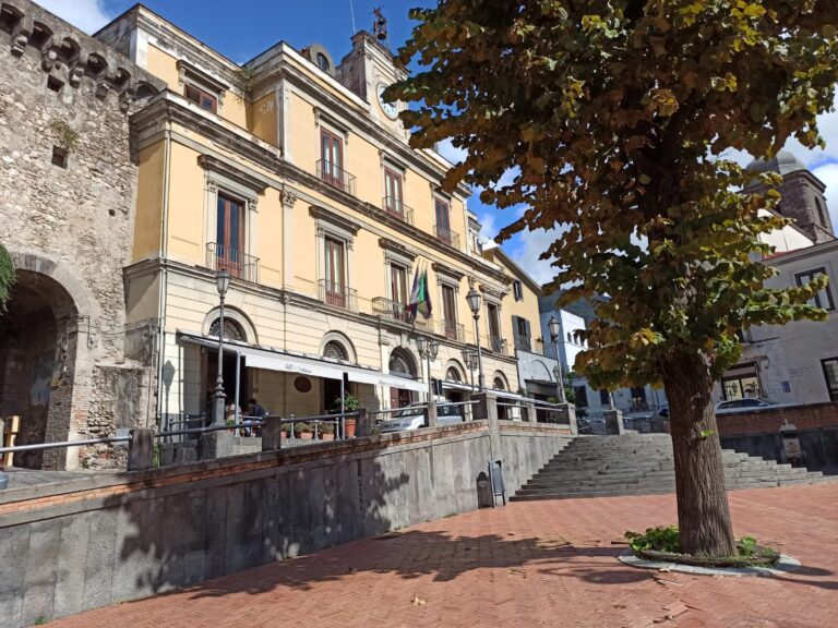 Covid, l’emergenza avanza: Lauro in mini lockdown