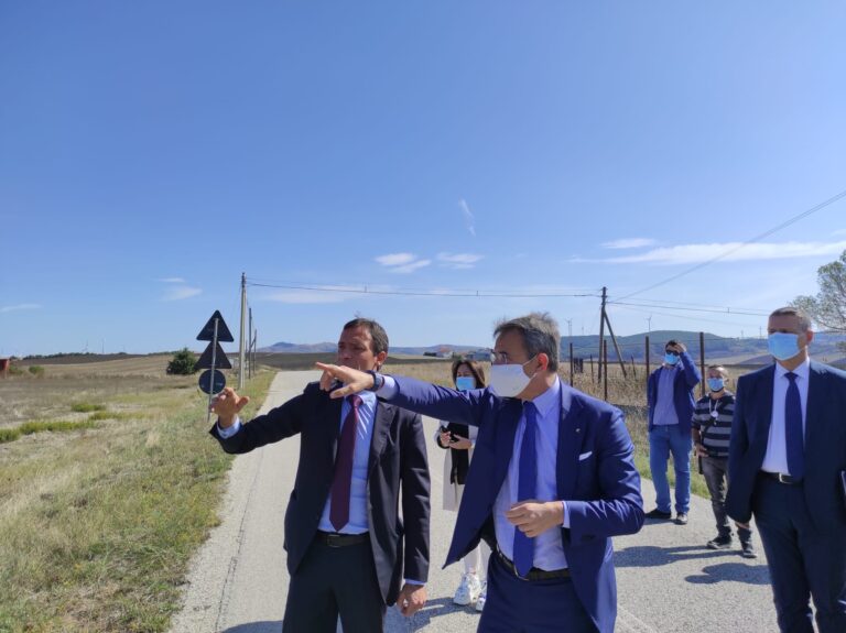 FOTO E VIDEO /  Maltempo, da Ariano la “bacchettata” del Ministro. “Per la prevenzione i soldi ci sono ma io non li regalo. Servono progetti concreti”