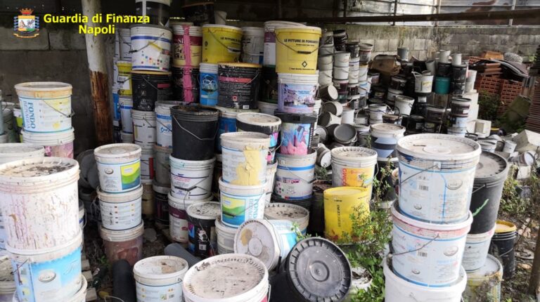 VIDEO/ Guardia di Finanza Napoli: sequestrati gpl di contrabbando e discarica abusiva