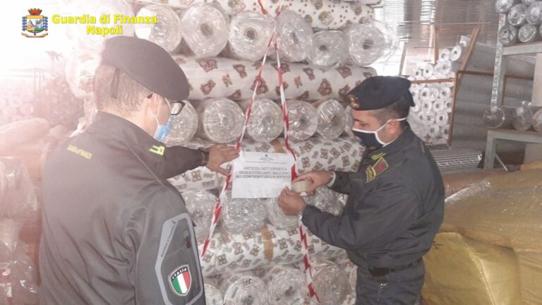 VIDEO/ Merce contraffatta nel Napoletano: denunciate 3 persone