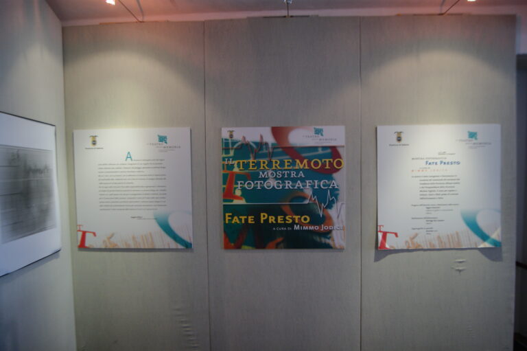 SPECIALE/ Irpinia 1980: 40 anni dopo. Prima tappa a Valva, dove il ricordo del terremoto rivive nella mostra “Fate Presto”