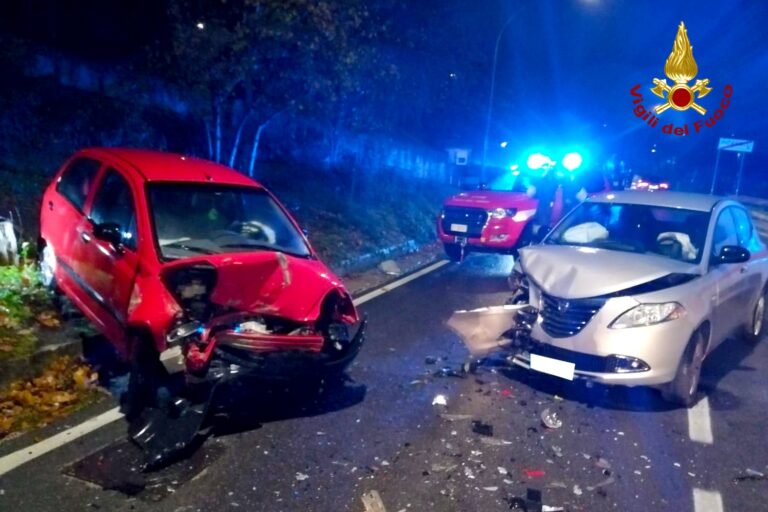 Avellino, incidente in periferia: due persone ferite