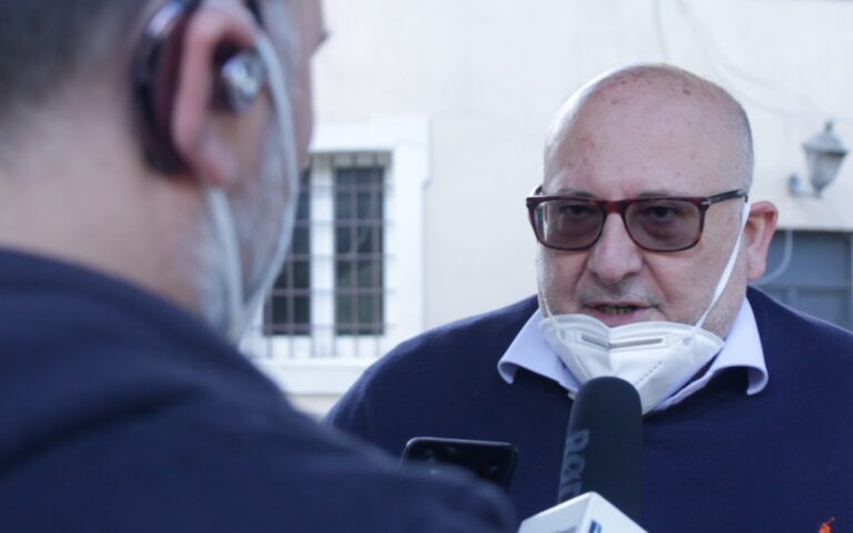 Accuse dal palco all’ex sindaco Addeo: Antonio Bossone finisce a giudizio