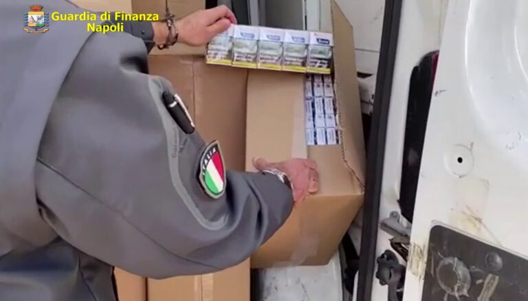 VIDEO/ Castel Volturno, sequestrate oltre 2 tonnellate di sigarette da contrabbando