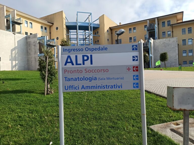 Covid, al “Moscati” deceduto un 61enne di Sperone