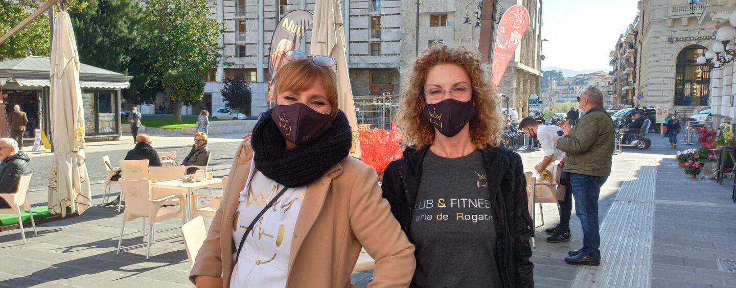 Attrezzi d’asporto per fare palestra in casa, ecco l’idea resiliente di Carla De Rogatis