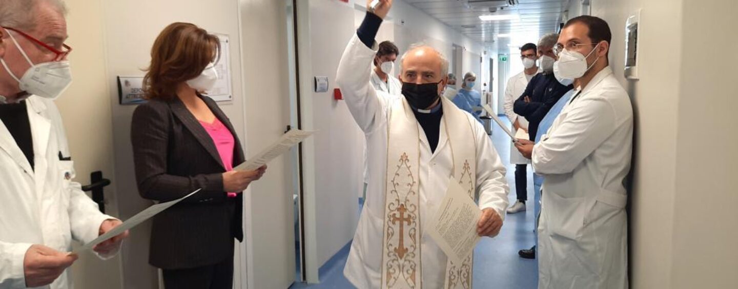 “L’emergenza sanitaria non è finita, ancora stop a processioni e feste esterne”. Chiesa, le regole dei Vescovi