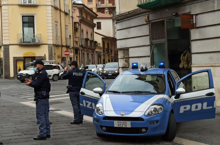 Acquista tre chili di coca a Grosseto per spacciarla in Irpinia: 45enne in manette