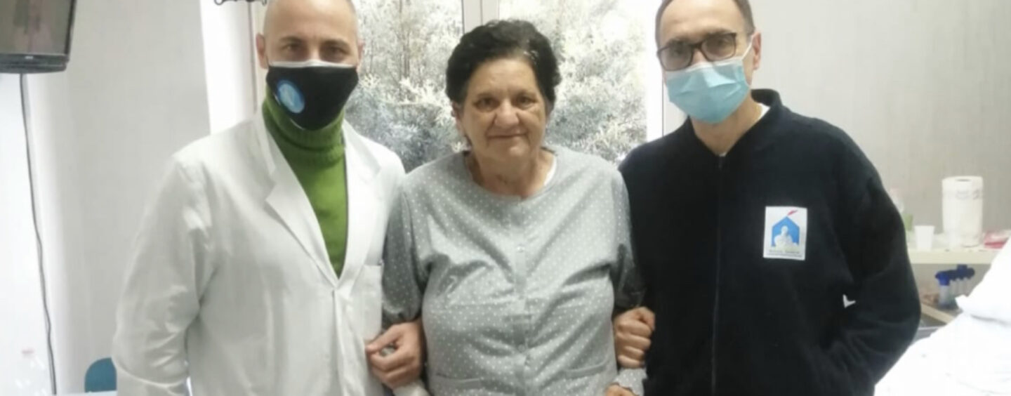 A 64 anni le viene rimosso un tumore di 20 chili, intervento salvavita al Cardarelli