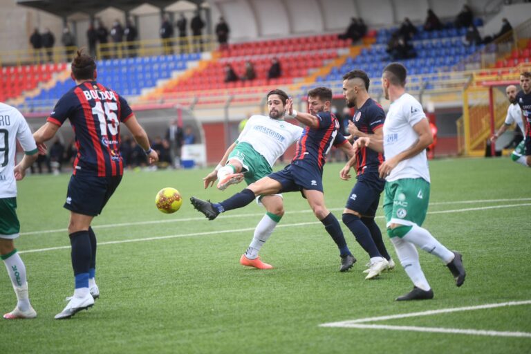Maniero in volo a Potenza: l’Avellino scaccia la crisi