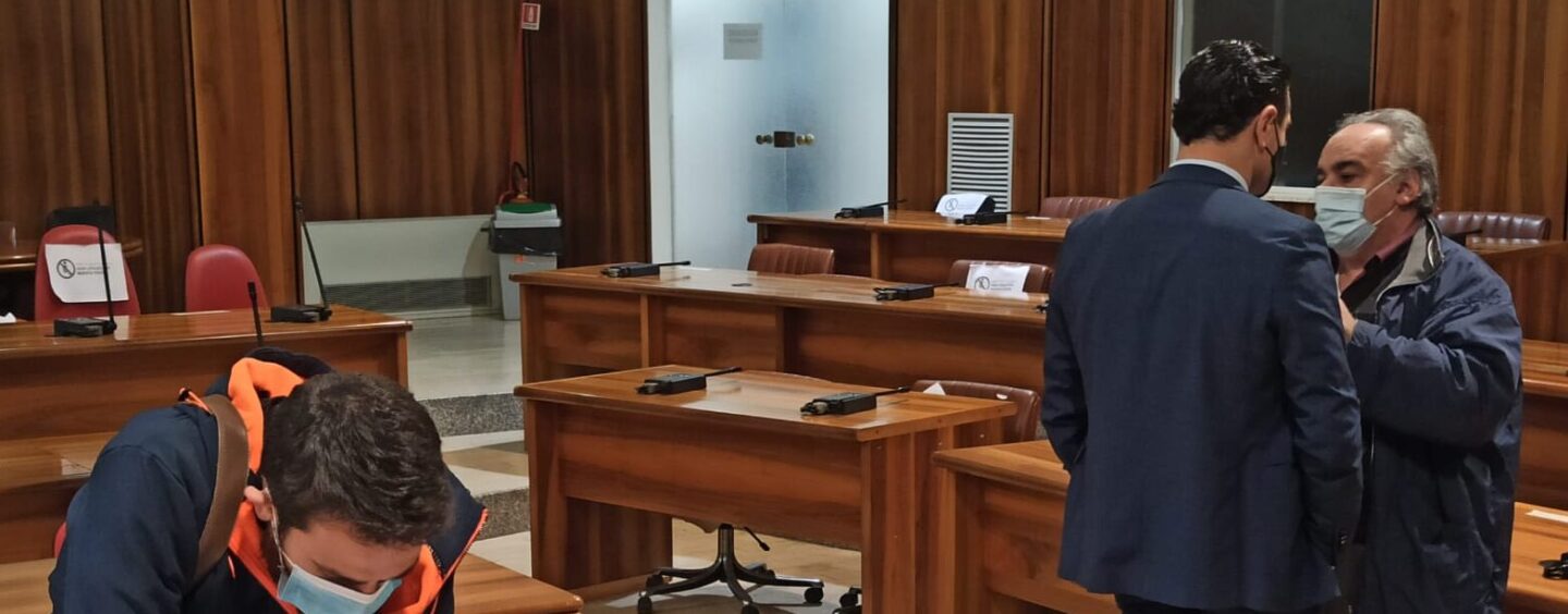 FOTO / L’opposizione porta il sindaco in aula. Il ritorno a scuola approda in consiglio comunale il 29 dicembre