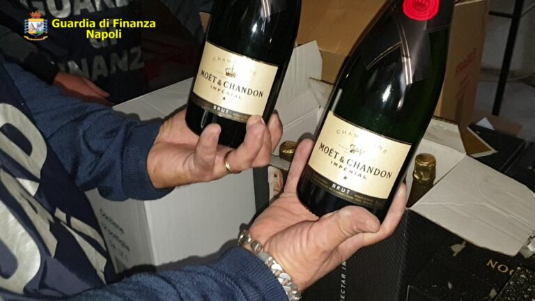 VIDEO/ Champagne e olio contraffatti: maxi sequestro a San Giuseppe Vesuviano