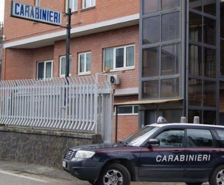 Forzano la porta d’ingresso e occupano abusivamente un alloggio popolare: coniugi nei guai