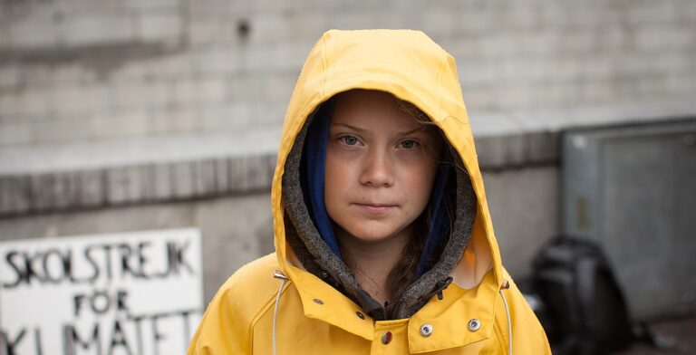 E’ il simbolo della lotta contro i cambiamenti climatici: Greta Thunberg compie 18 anni