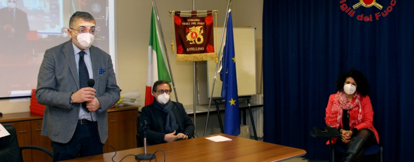 FOTO/ Vigili del fuoco Avellino, consegnate le benemerenze al personale amministrativo collocato a riposo