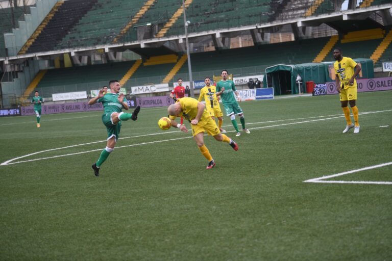 L’Avellino è una locomotiva: tris alla Viterbese