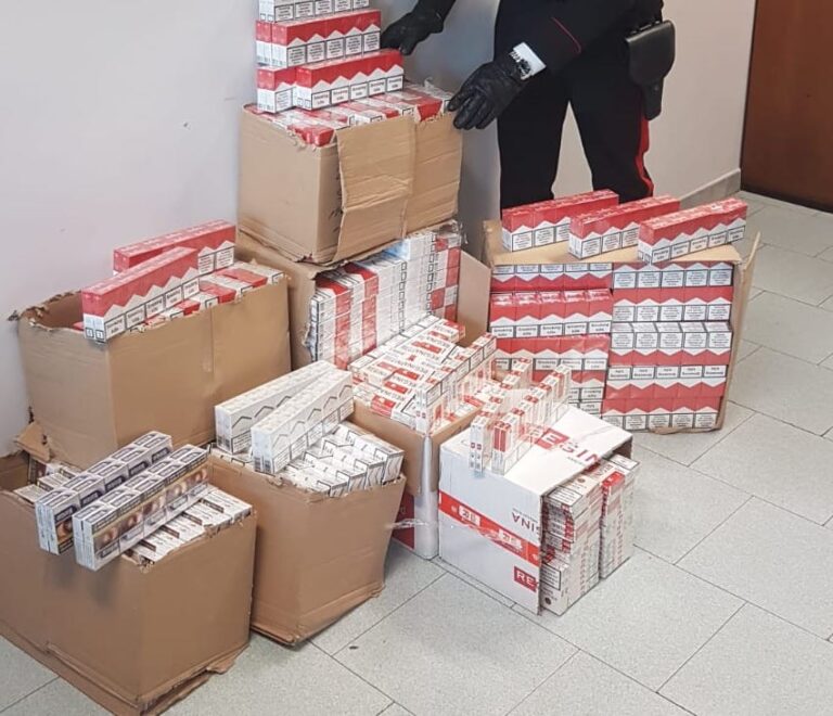 Melito di Napoli, nascondevano 50 chili di sigarette di contrabbando: tre arresti