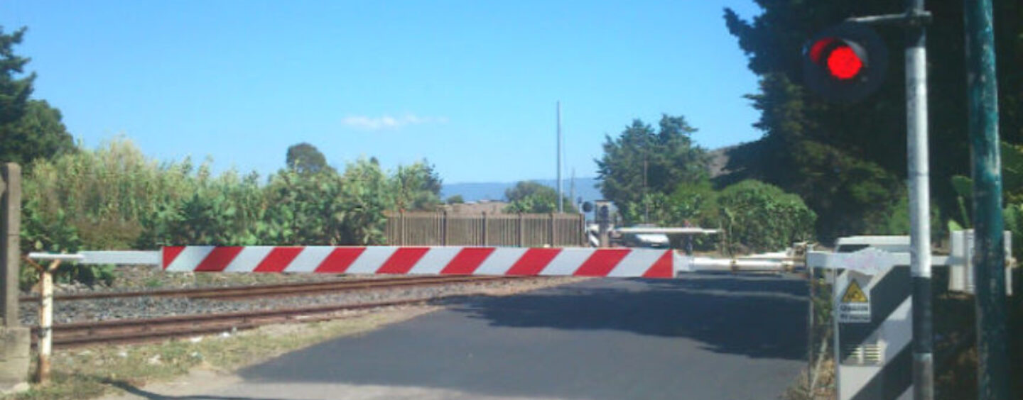 San Martino Valle Caudina, barre del passaggio a livello non si chiudono: le precisazioni dell’Eav