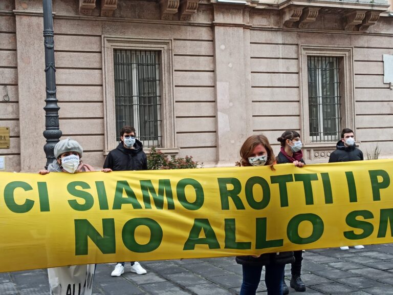 FOTO E VIDEO / Avellino soffre di mal’aria, è tra i capoluoghi più inquinati d’Italia. Come Milano. Legambiente: “E’ una priorità politica, basta tentennamenti”