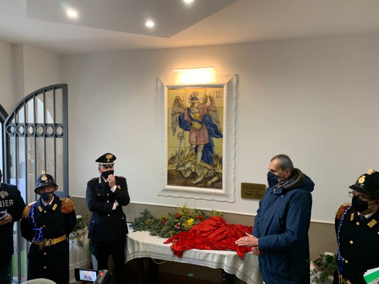 VIDEO/ Dalle fotografie del pedagogista Domenico Cerullo al restauro di Gianluca Clemente: il contributo di Contrada per le maioliche