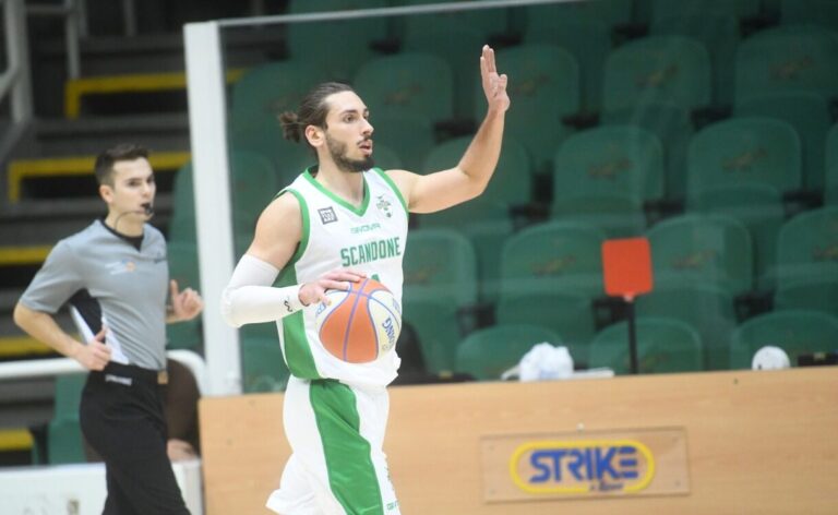 Basket, partita a senso unico al PalaDelMauro: Salerno domina