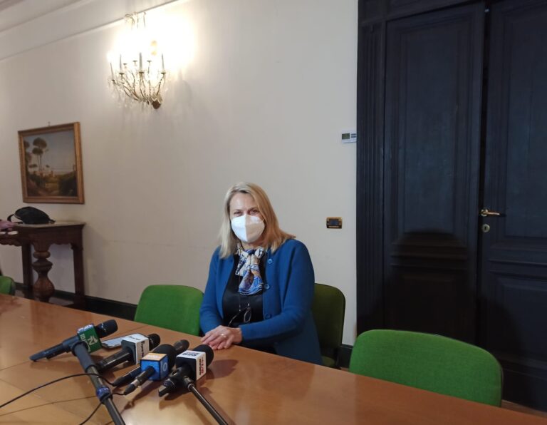 FOTO E VIDEO / Onorati gli irpini deportati e prigionieri nei lager. Ecco la “nostra” Shoah, il Prefetto: “Ricordare gli orrori per non ripetere più gli stessi errori”