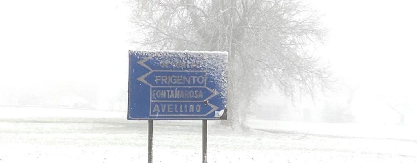 FOTO/ La neve torna a imbiancare l’Irpinia: in serata ulteriore calo delle temperature
