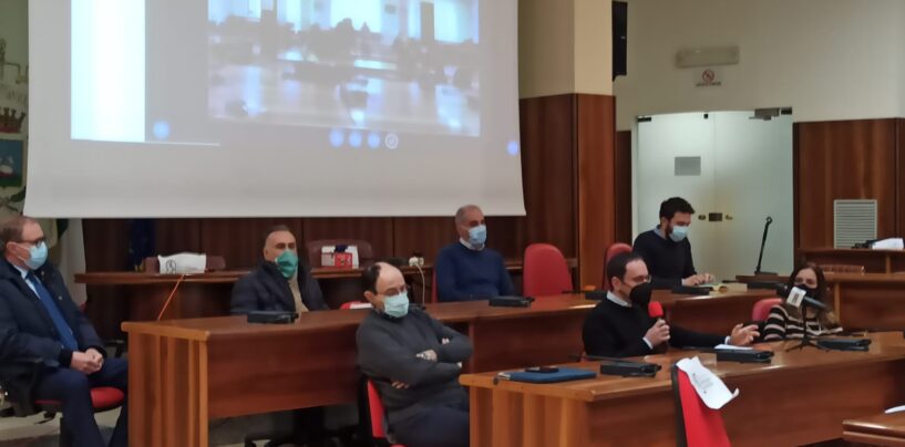 Scuole superiori, slitta la data dell’1 febbraio. Opposizione sul piede di guerra: “Comune impreparato su tutto, si pensa solo agli incarichi”